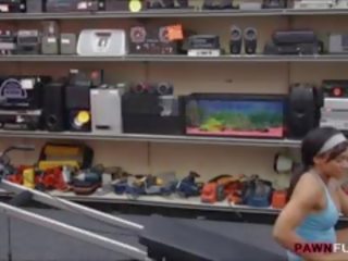 Muscular Chick Was Convinced To Get Fucked In The Pawnshop